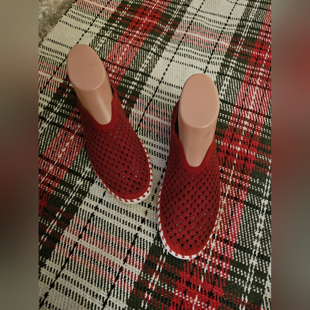 ILSE JACOBSEN 'Tulip' Beautiful Deep Red Slipons 7/37 VERY GOOD Pre-owned